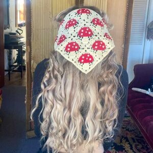 Knitted mushroom bandanna